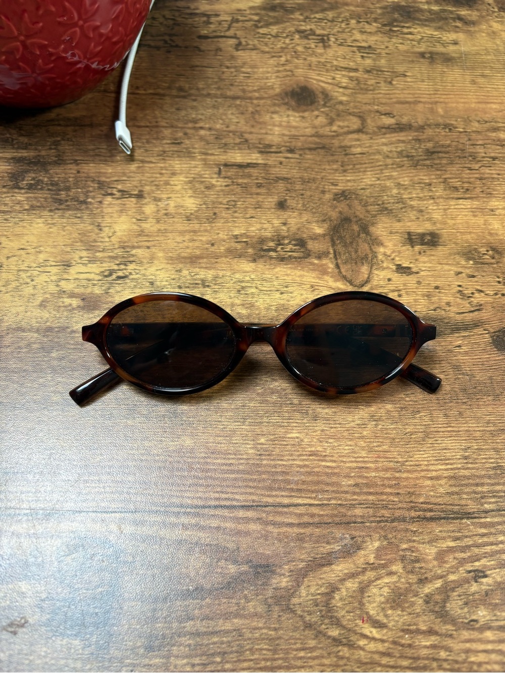 Tortoiseshell Oval Women's Sunglasses - Classic Brown Lens